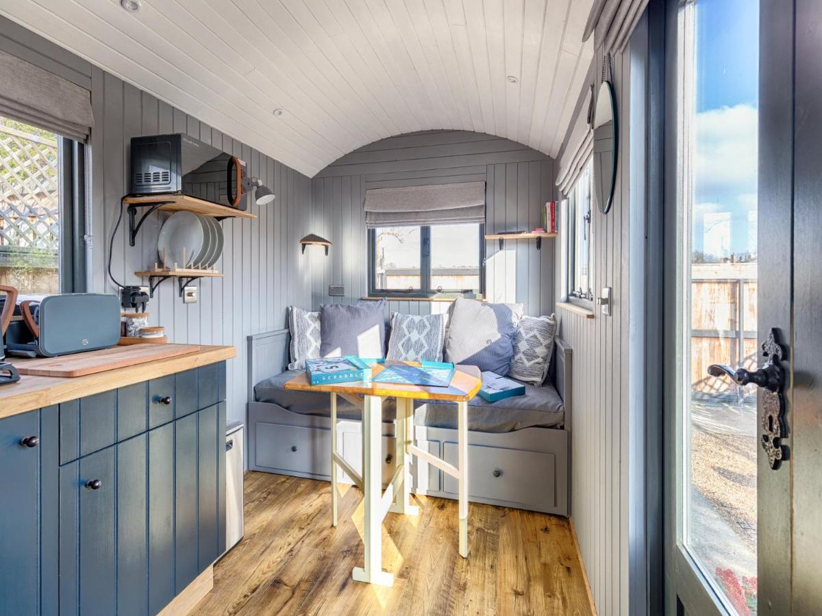 Pass The Keys Whitstable Shepherds Hut Minutes From The Harbour Екстериор снимка