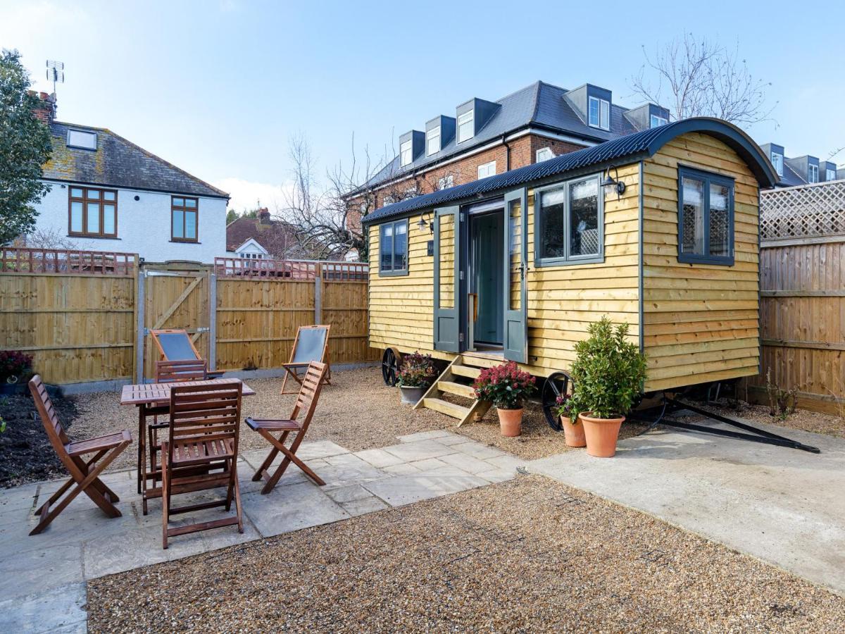 Pass The Keys Whitstable Shepherds Hut Minutes From The Harbour Екстериор снимка