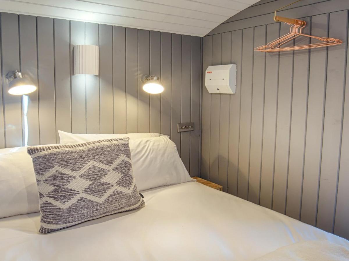 Pass The Keys Whitstable Shepherds Hut Minutes From The Harbour Villa Екстериор снимка