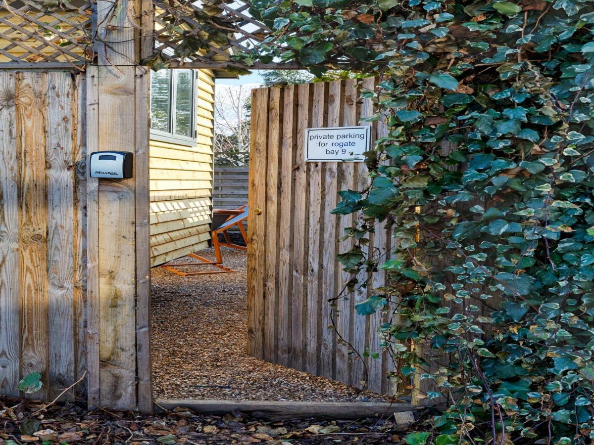 Pass The Keys Whitstable Shepherds Hut Minutes From The Harbour Екстериор снимка