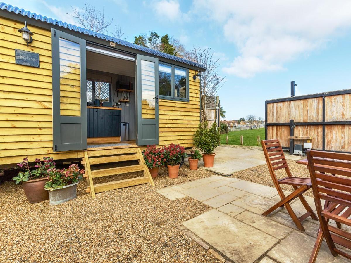Pass The Keys Whitstable Shepherds Hut Minutes From The Harbour Екстериор снимка