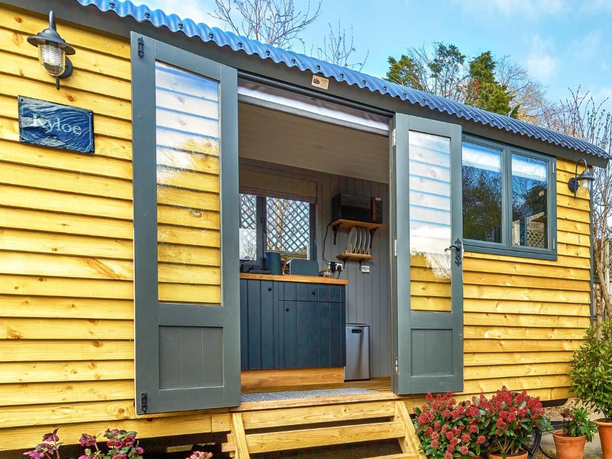 Pass The Keys Whitstable Shepherds Hut Minutes From The Harbour Екстериор снимка